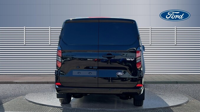 Ford Transit Custom 320 L1 Diesel Fwd 2.0 EcoBlue 170ps H1 Double Cab Van Limited Auto - Image 6